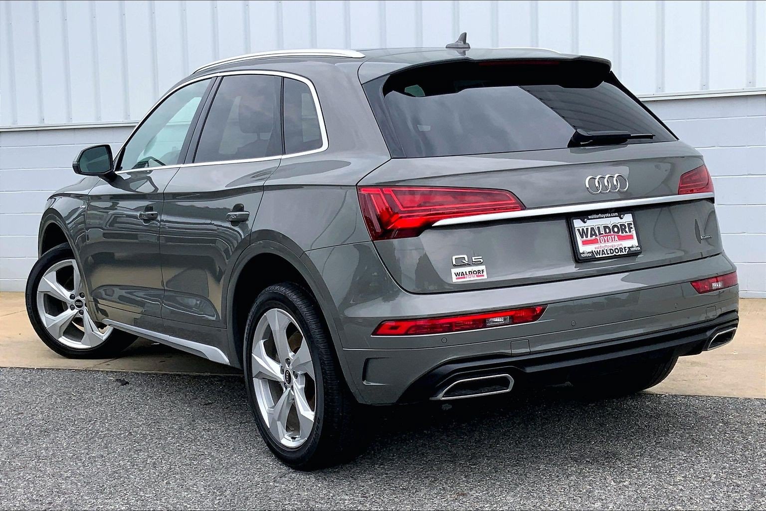 Used 2023 Audi Q5 2.0T Premium Plus w/ Premium Plus Package AWD/4WD image 15