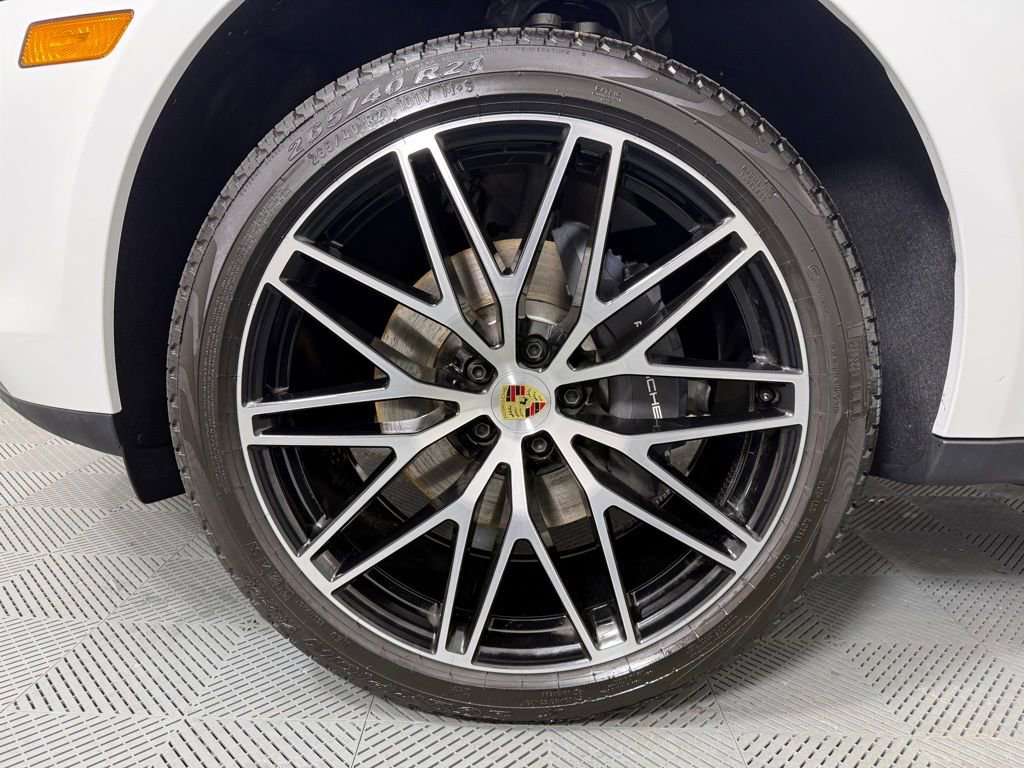 Certified 2026 Porsche Macan Turbo image 11