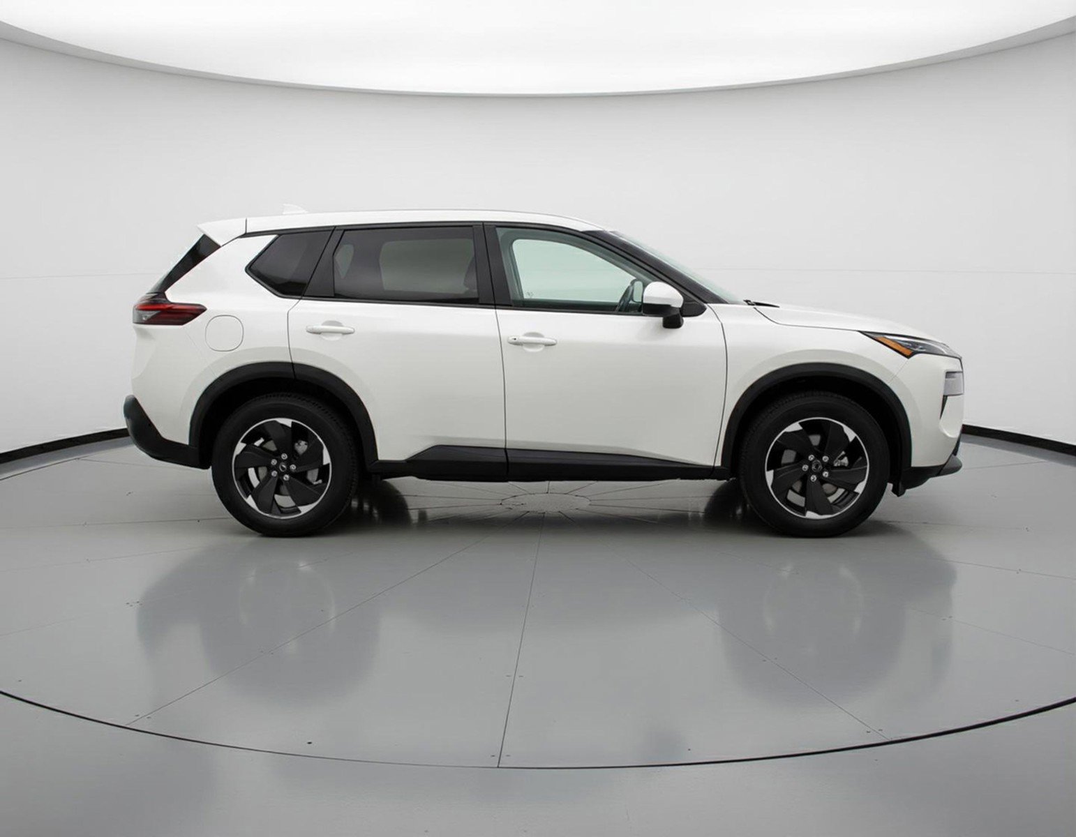 Used 2024 Nissan Rogue SV AWD/4WD image 11