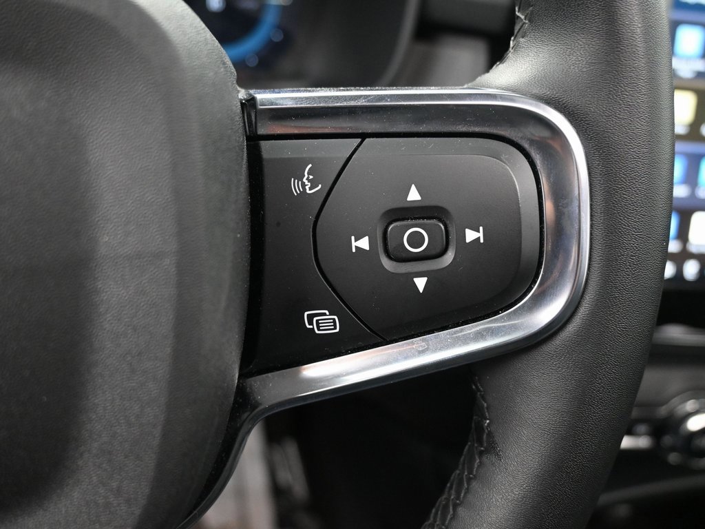 Used 2023 Volvo XC40 Recharge Ultimate w/ Protection Package Premier image 19