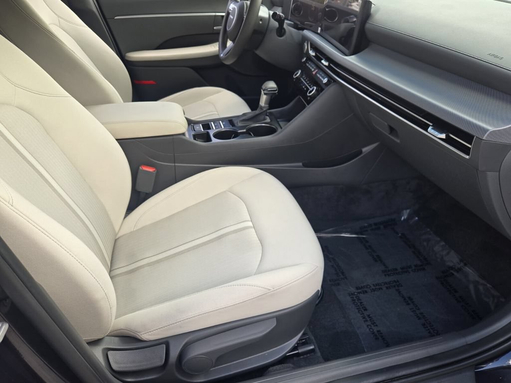 Certified 2025 Hyundai Sonata SE FWD image 16