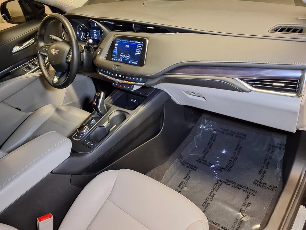 Certified 2023 Cadillac XT4 Luxury w/ Cold Weather Package FWD image 25