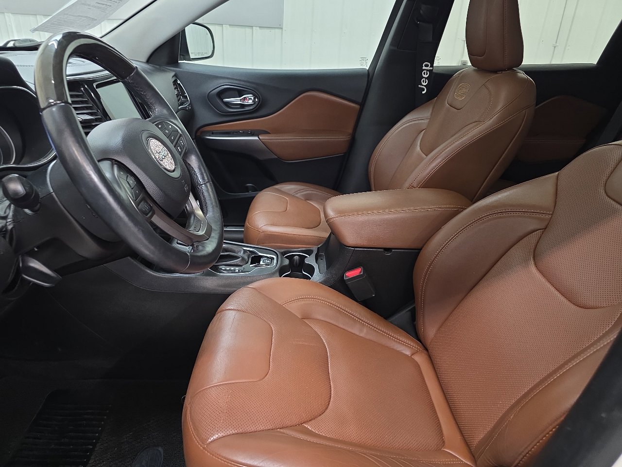 Used 2019 Jeep Cherokee Overland w/ Technology Group image 25