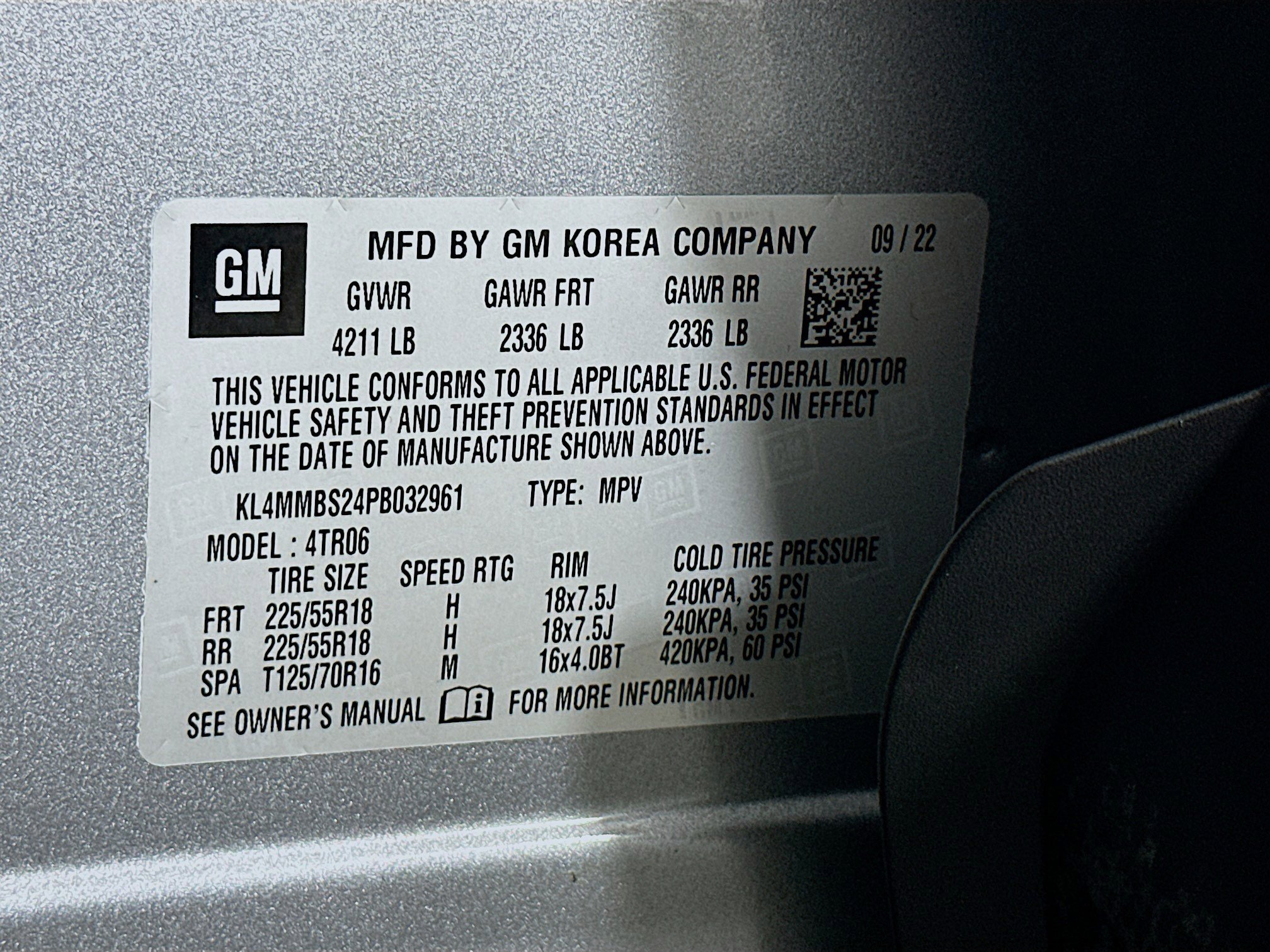 Used 2023 Buick Encore GX Preferred w/ Cold Weather Comfort Package FWD image 12