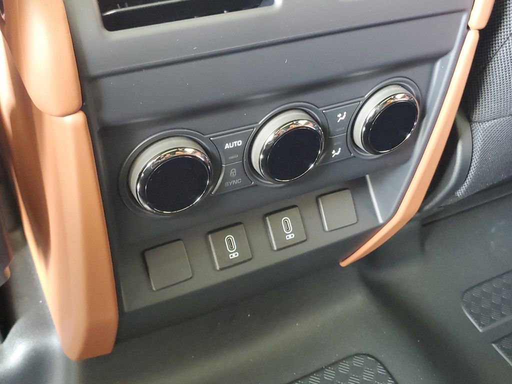 New 2026 Land Rover Defender 110 AWD/4WD image 29