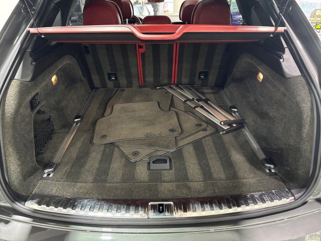 Used 2017 Bentley Bentayga image 15