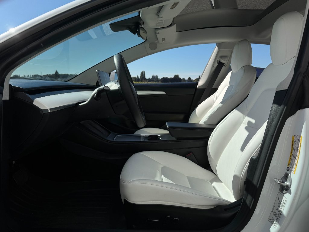 Used 2021 Tesla Model 3 Standard Range Plus RWD image 5
