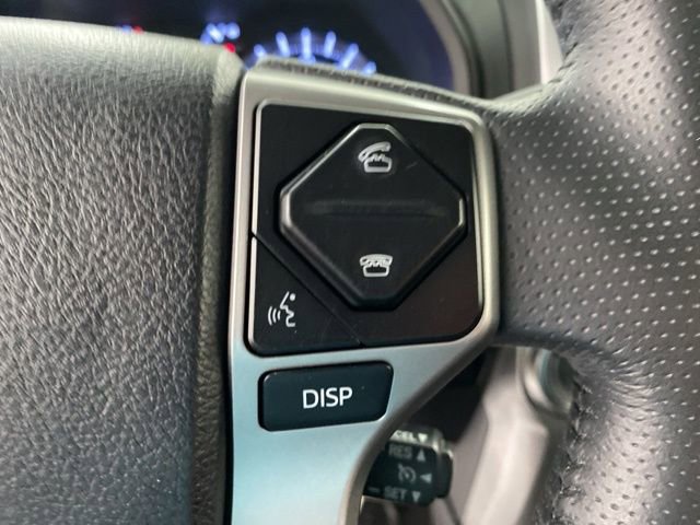 Used 2018 Toyota 4Runner SR5 AWD/4WD image 17