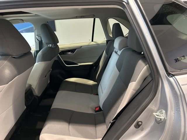 Used 2021 Toyota RAV4 XLE w/ Convenience Package image 17
