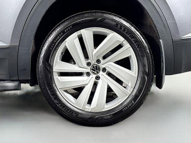 Used 2020 Volkswagen Atlas Cross Sport SE image 32