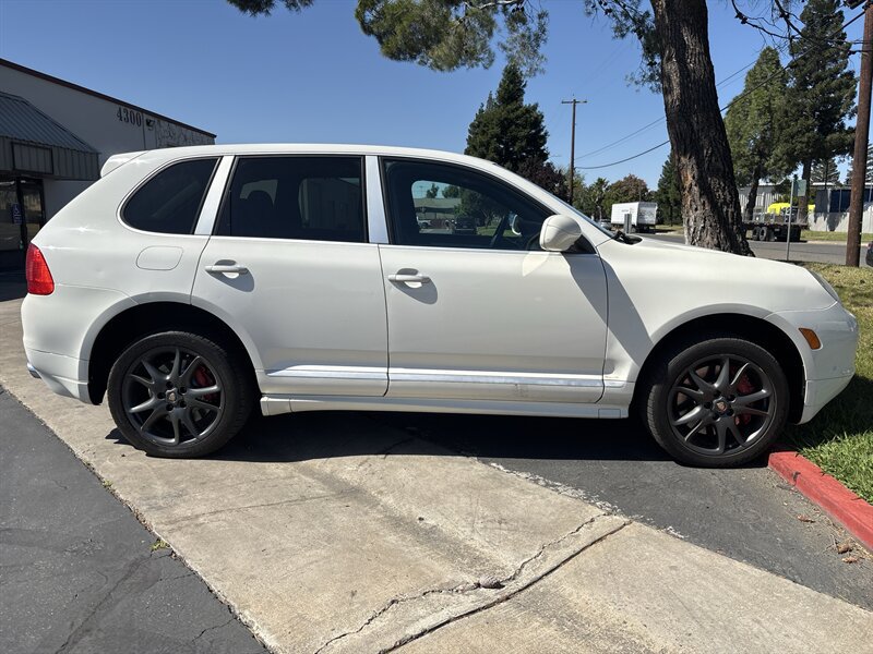 Used 2006 Porsche Cayenne Turbo S AWD/4WD image 13