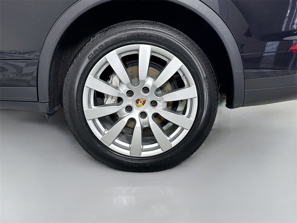 Used 2016 Porsche Cayenne S image 32