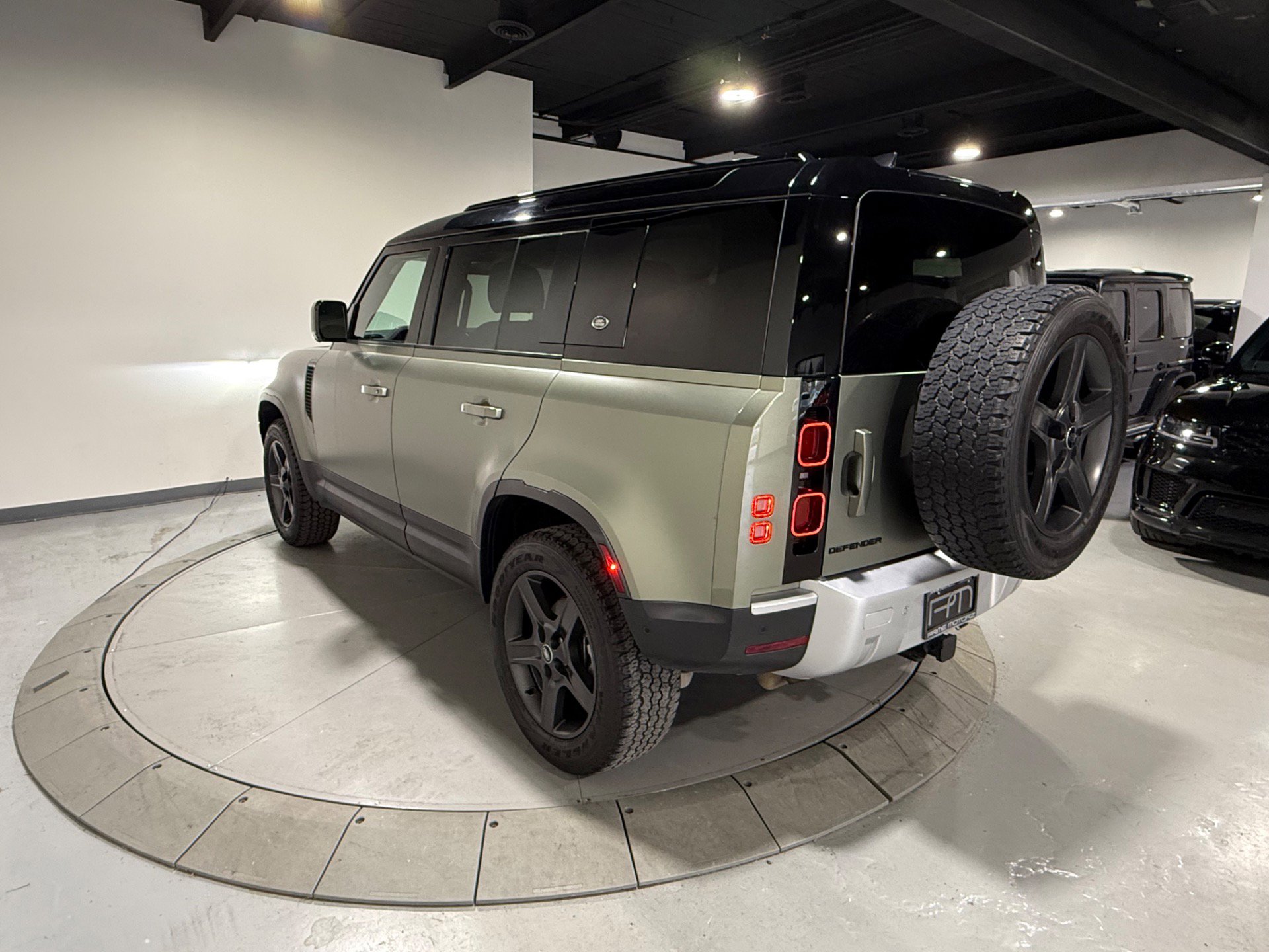 Used 2022 Land Rover Defender 110 S image 13