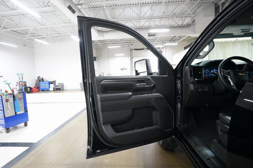 Certified 2024 Chevrolet Silverado 2500 LTZ image 26