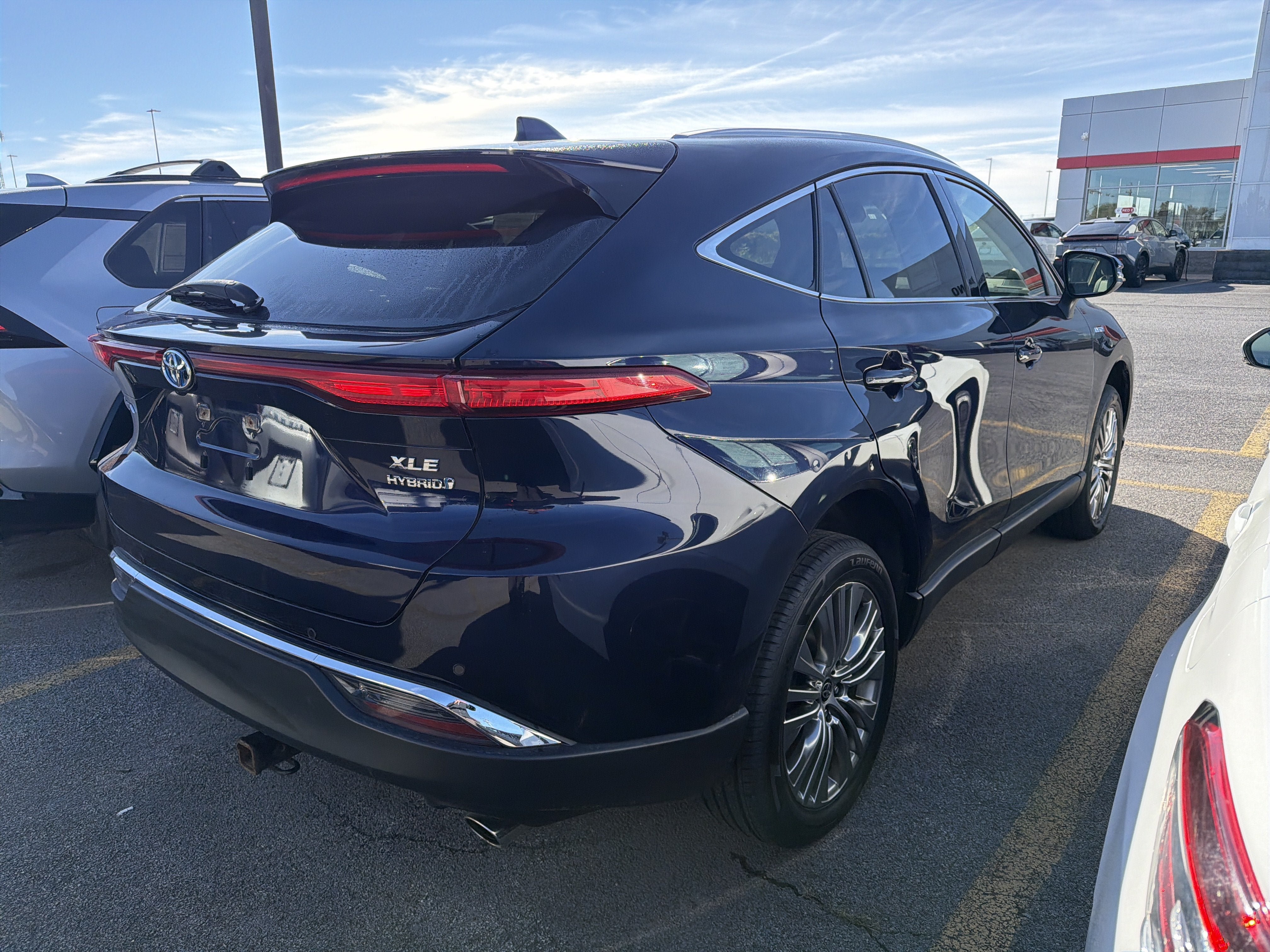 Certified 2021 Toyota Venza XLE w/ Softex Package AWD/4WD image 7
