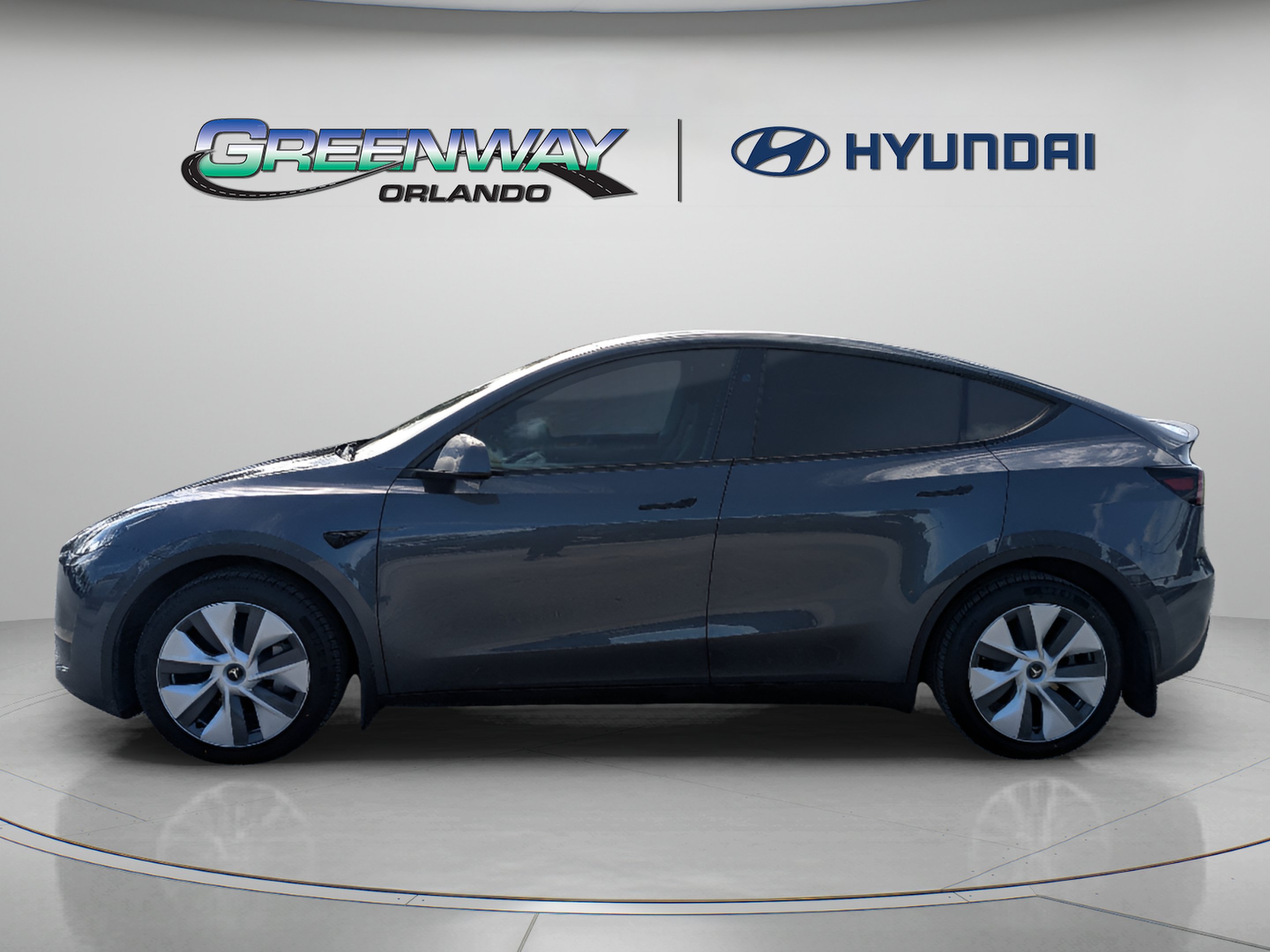 Used 2023 Tesla Model Y Long Range AWD/4WD image 5