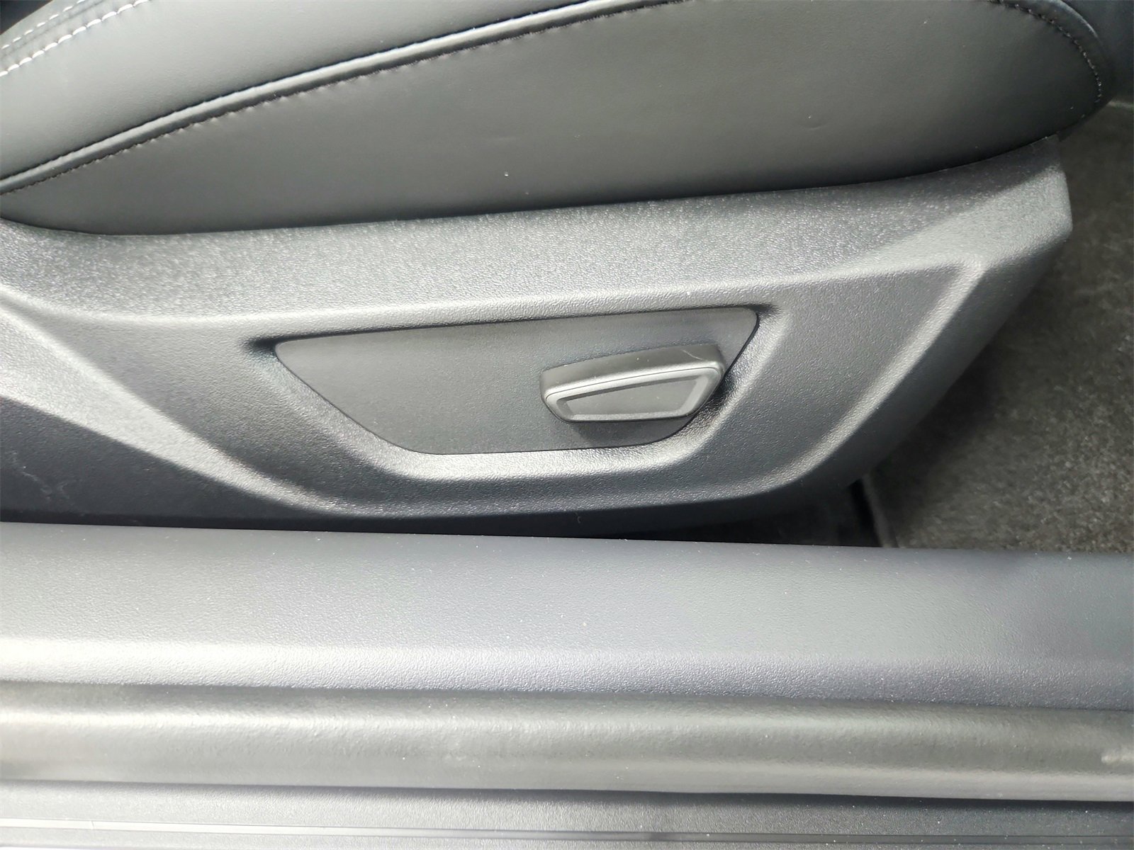 New 2025 Ford Mustang GT Premium w/ 60th Anniversary Package image 40