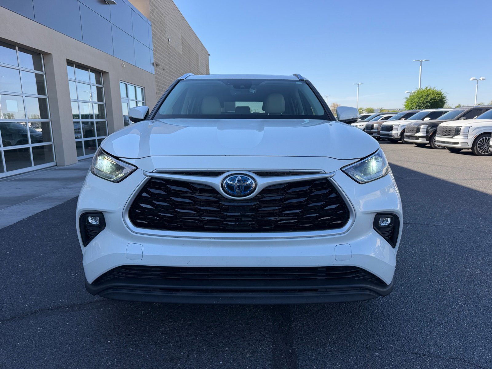 Used 2021 Toyota Highlander XLE AWD/4WD image 23