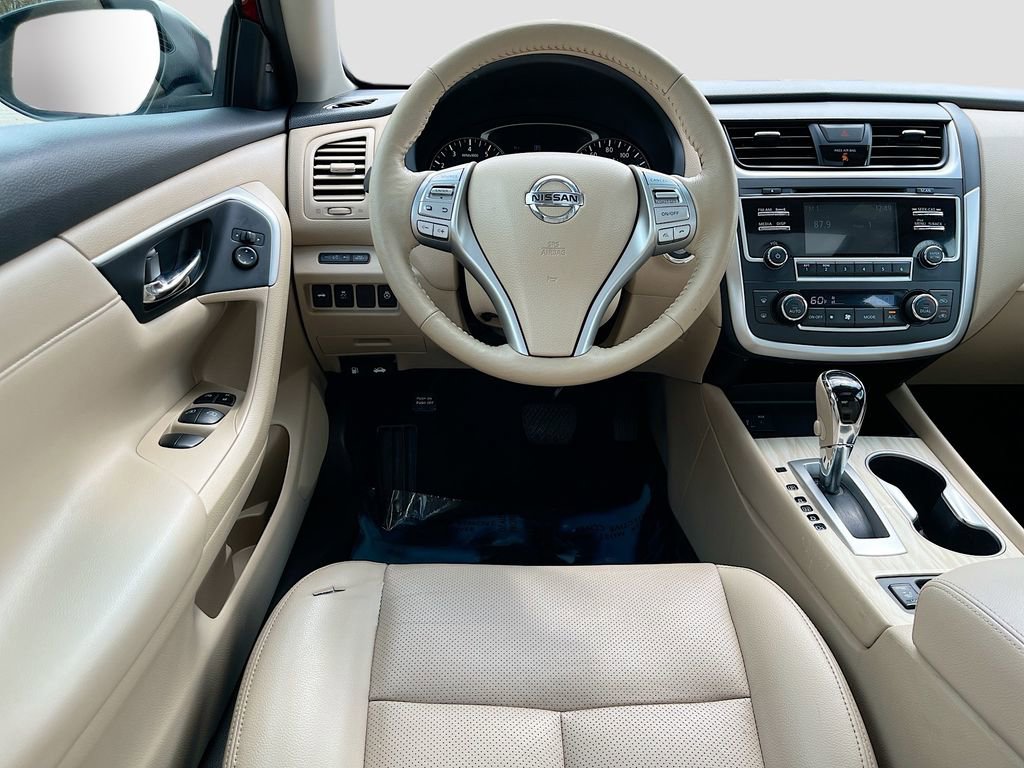 Used 2017 Nissan Altima 2.5 SL w/ Moonroof Package image 23