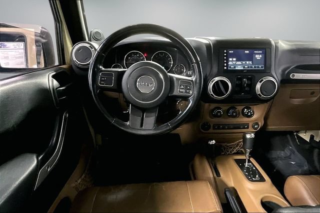 Used 2012 Jeep Wrangler Unlimited Sahara AWD/4WD image 9