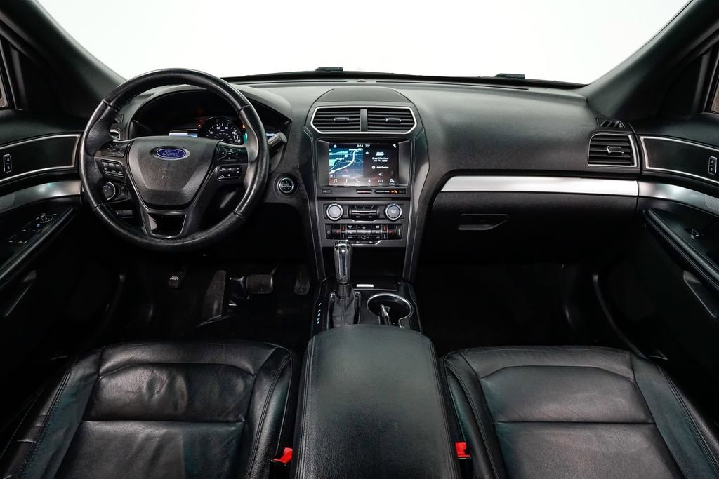 Used 2017 Ford Explorer XLT w/ Equipment Group 202A image 30