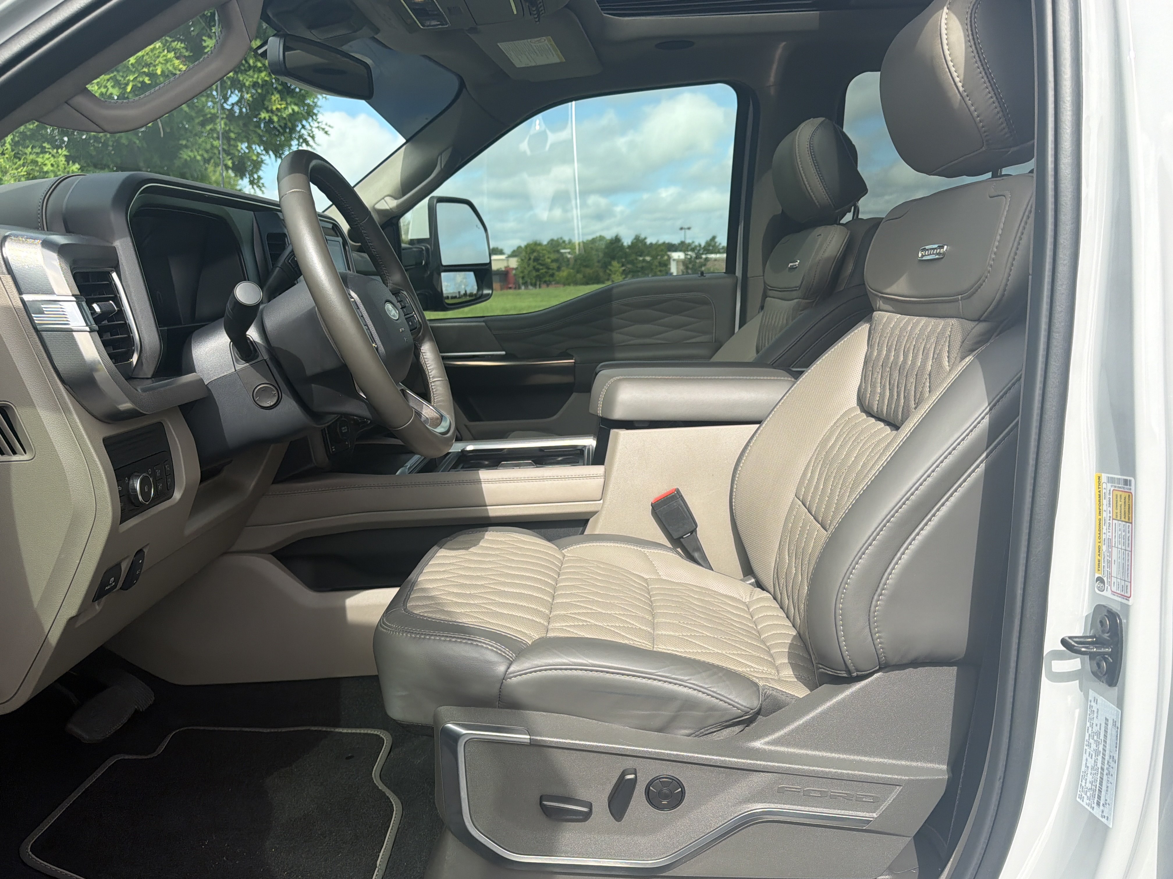Used 2026 Ford F350 Platinum w/ Platinum Plus Package AWD/4WD image 24
