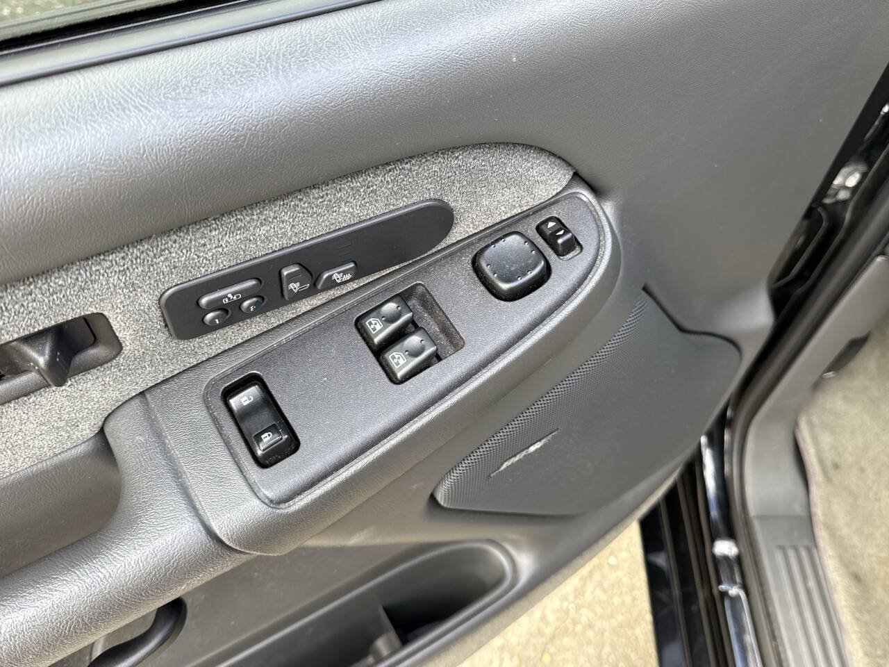 Used 2003 Chevrolet Silverado 1500 SS AWD/4WD image 57
