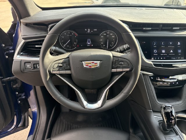 Certified 2024 Cadillac XT6 Luxury w/ LPO, Floor Liner Package AWD/4WD image 15