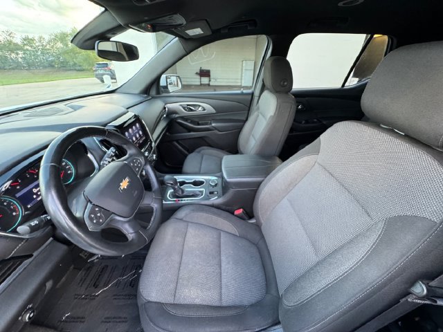 Used 2023 Chevrolet Traverse LT FWD image 28