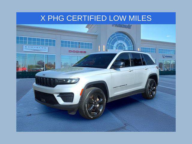 Certified 2023 Jeep Grand Cherokee Altitude AWD/4WD image 1