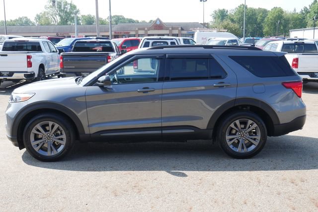Used 2023 Ford Explorer XLT w/ Equipment Group 202A AWD/4WD image 9