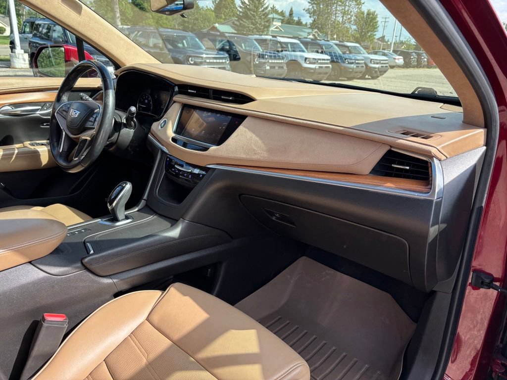 Used 2018 Cadillac XT5 Platinum AWD/4WD image 21