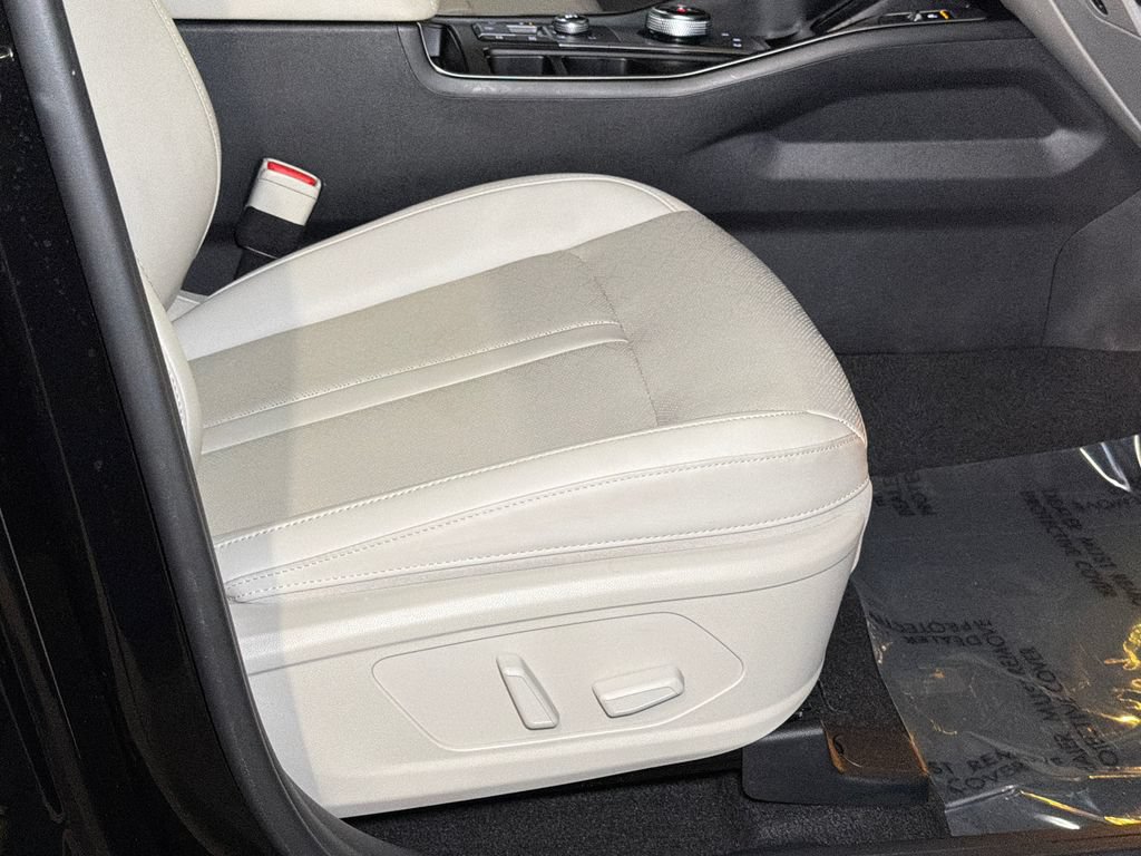 Certified 2023 Kia Sorento EX AWD/4WD image 13