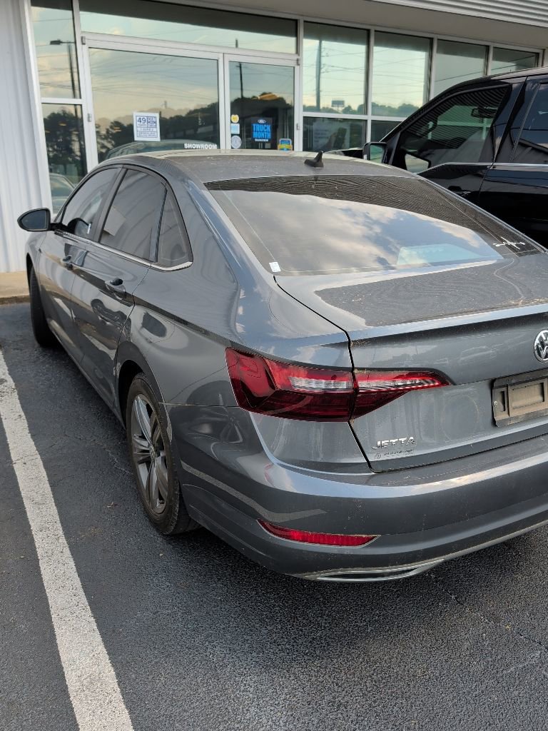 Used 2020 Volkswagen Jetta R-Line w/ R-Line Cold Weather Package FWD image 4