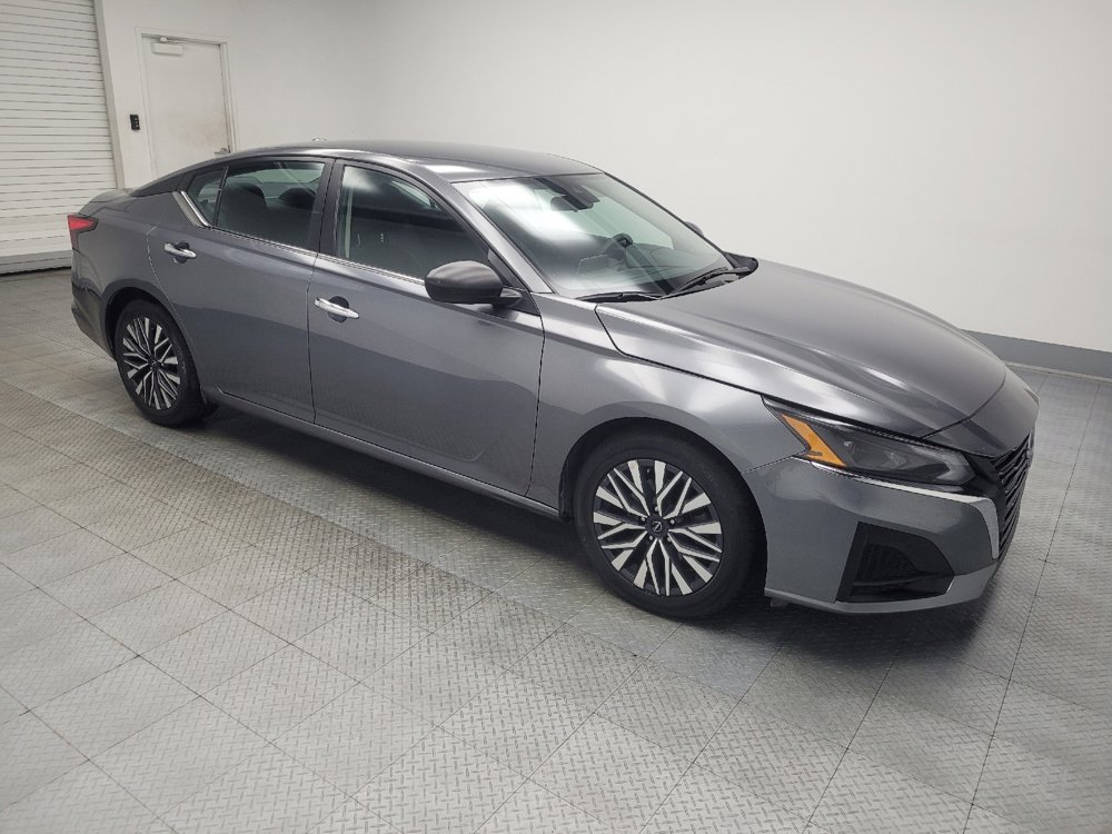 Used 2024 Nissan Altima 2.5 SV image 11