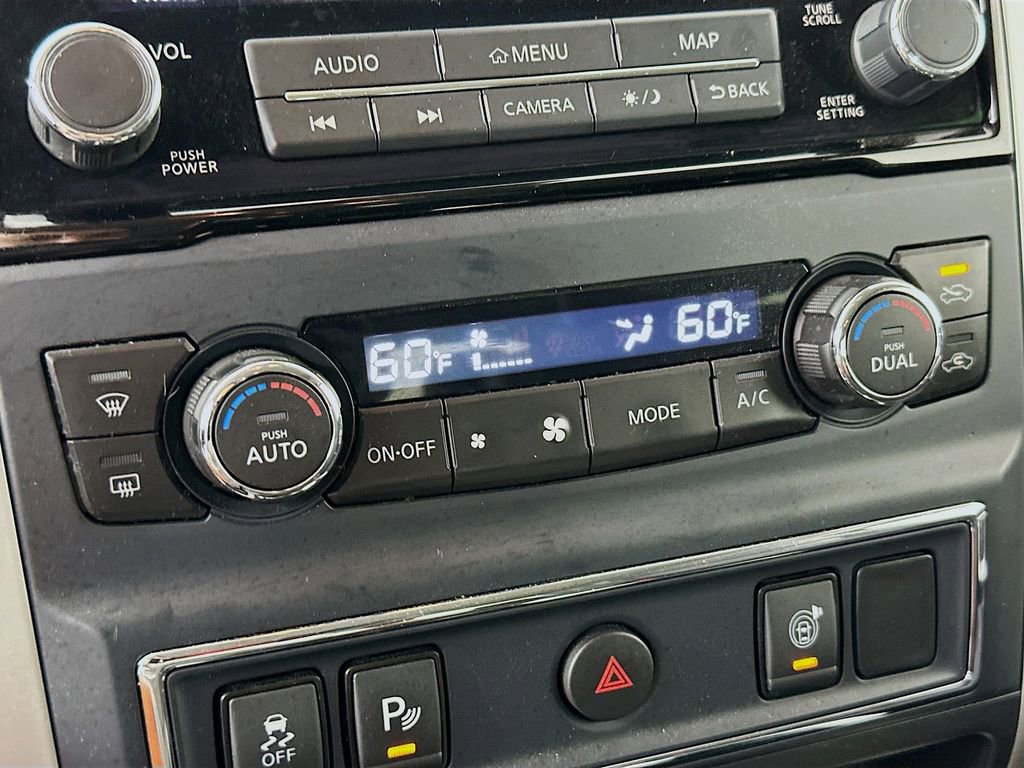 Used 2021 Nissan Titan SV w/ SV Convenience Package image 15