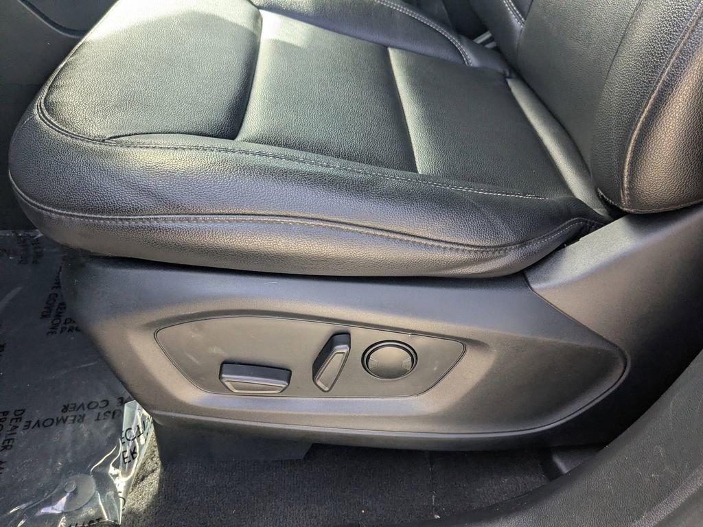 Used 2020 Ford Explorer XLT w/ Equipment Group 202A image 7