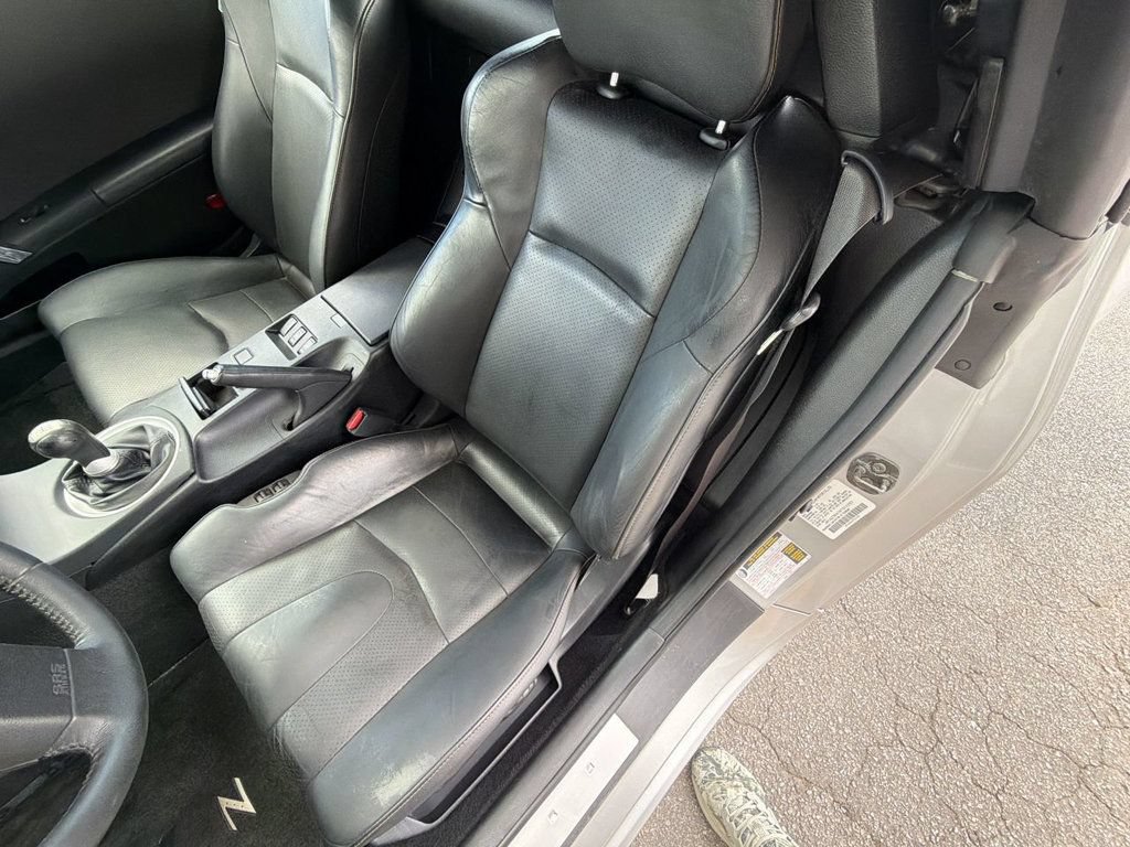 Used 2004 Nissan 350Z Touring RWD image 14