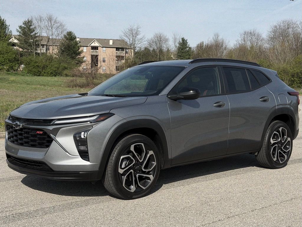 Used 2025 Chevrolet Trax RS w/ Sunroof Package image 42