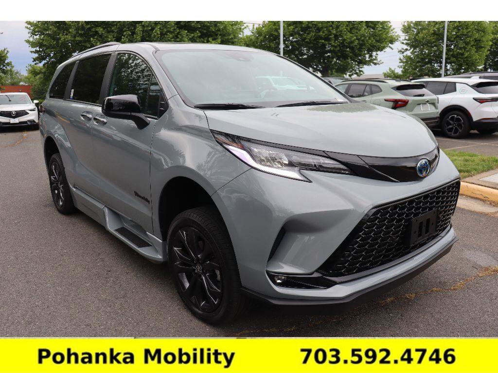Used 2025 Toyota Sienna XSE w/ XSE Plus Package