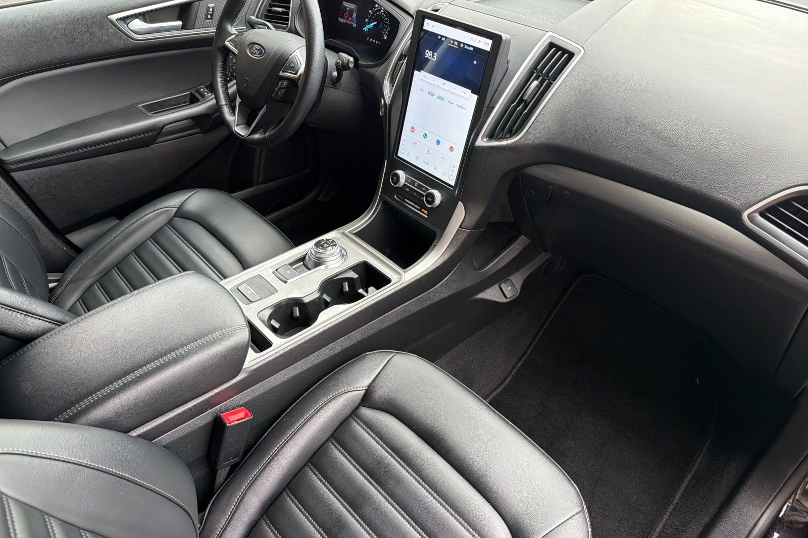 Used 2024 Ford Edge SEL image 16