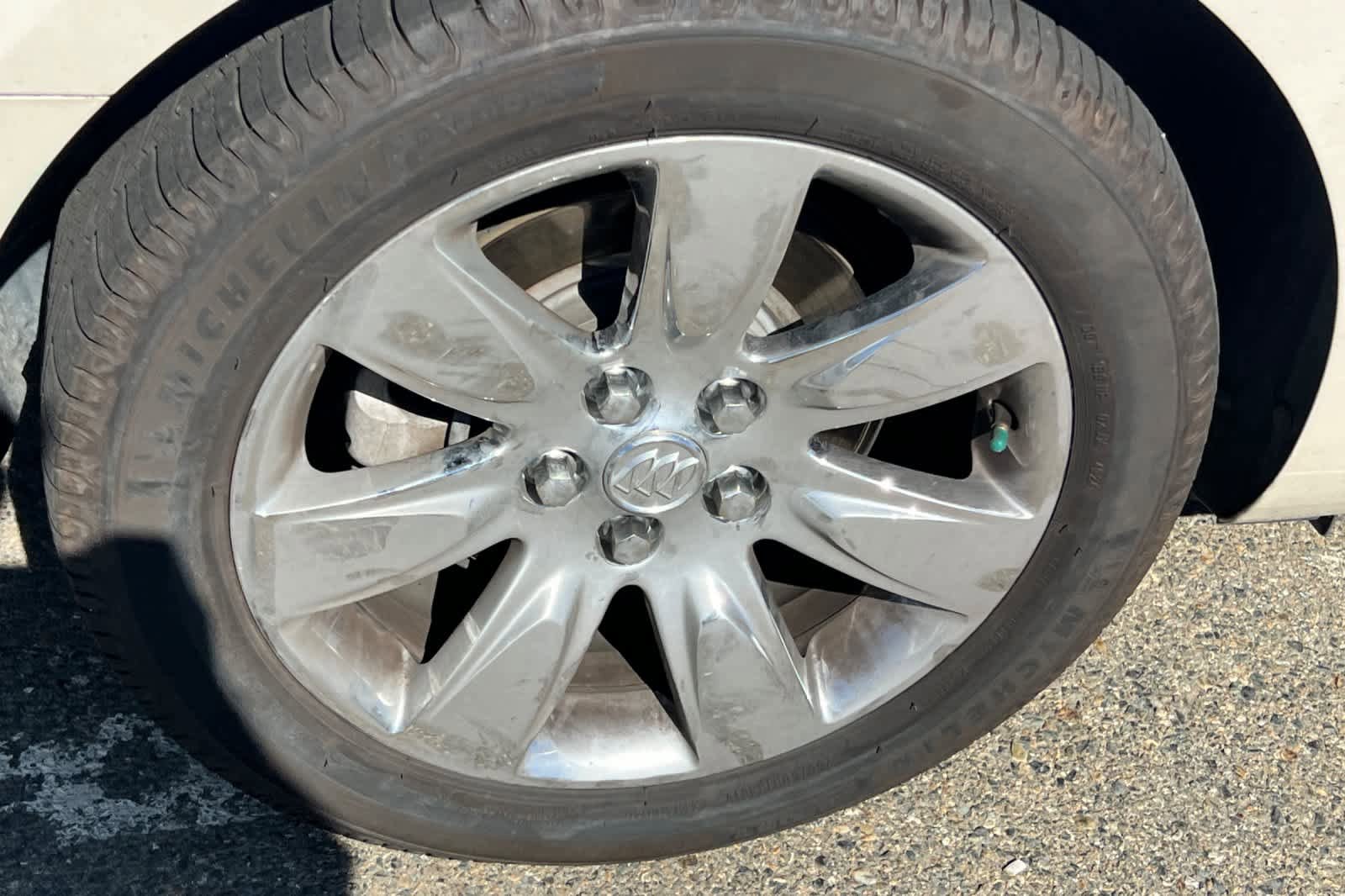 Used 2013 Buick LaCrosse Leather w/ Entertainment Package FWD image 17