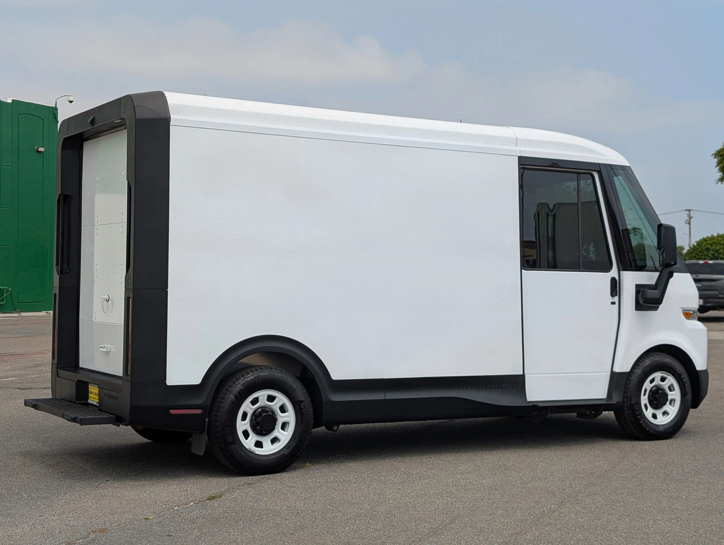 Used 2025 Chevrolet Brightdrop 400 FWD image 2