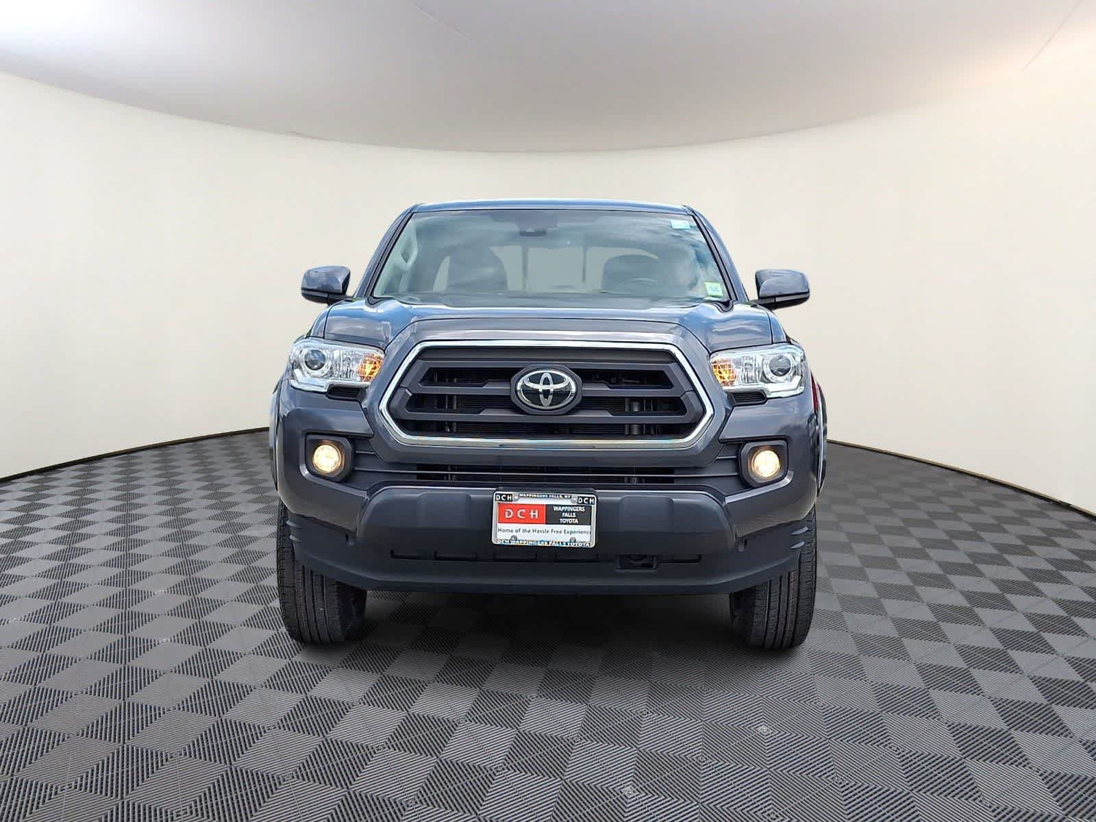 Certified 2021 Toyota Tacoma SR5 AWD/4WD image 3