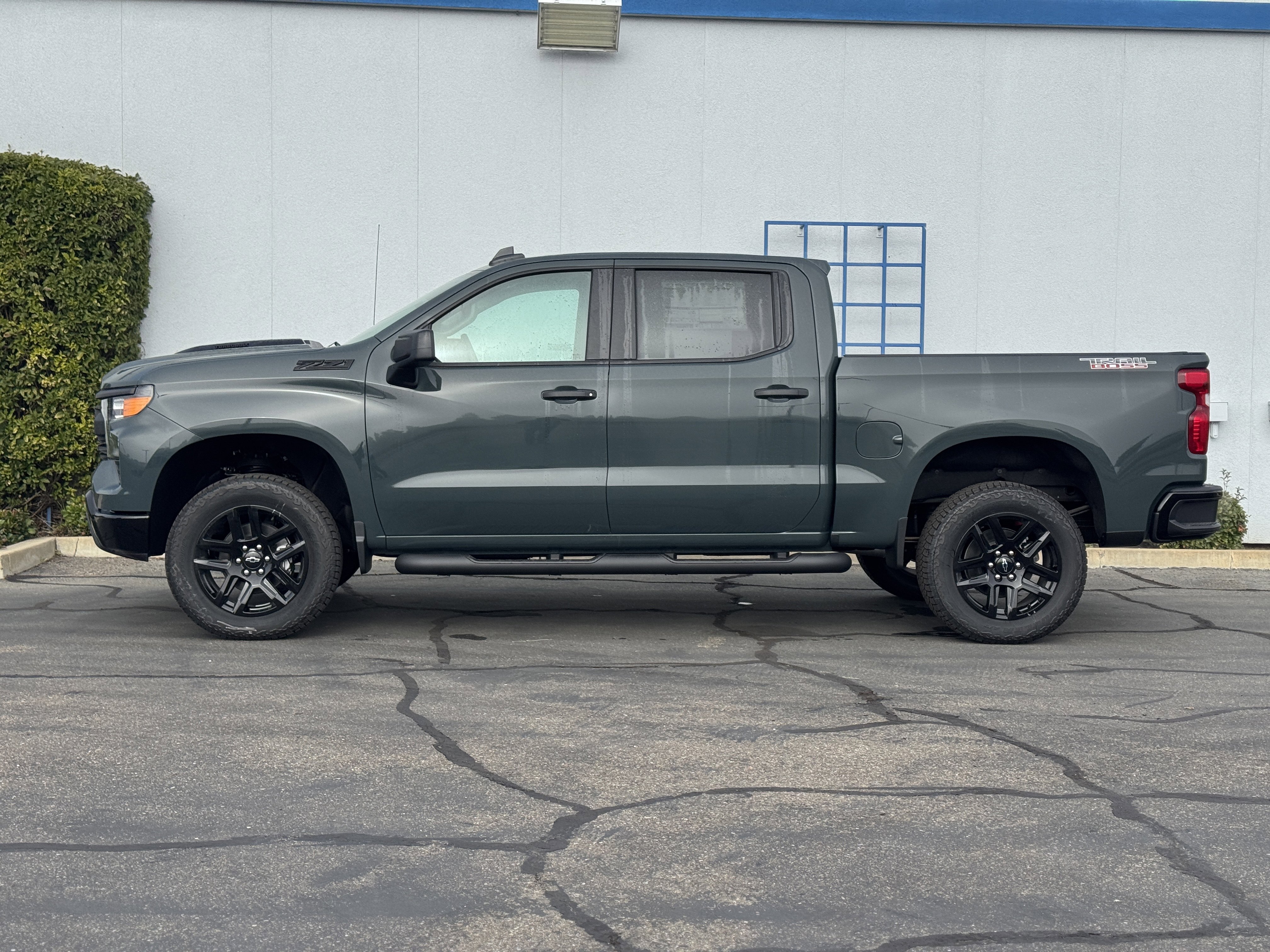 New 2026 Chevrolet Silverado 1500 Custom Trail Boss w/ Turbomax Blackout Package AWD/4WD image 4