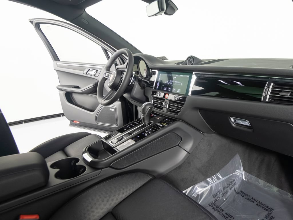 New 2026 Porsche Macan AWD/4WD image 33