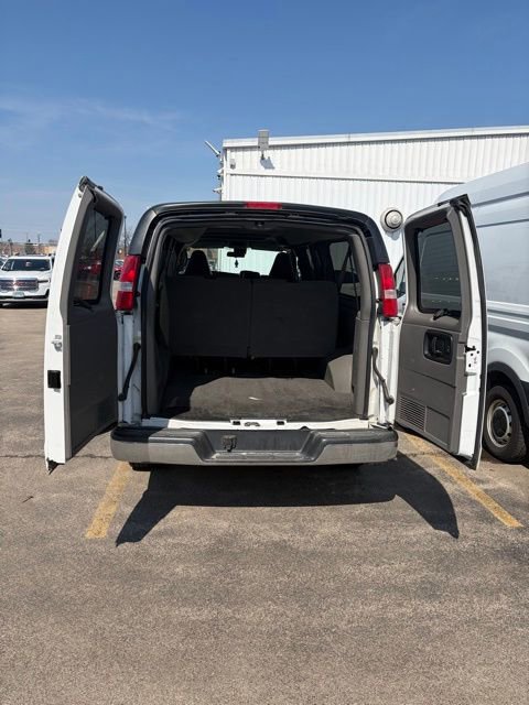 Used 2019 Chevrolet Express 3500 LT w/ LT Preferred Equipment Group image 3