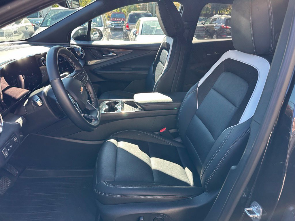 Used 2025 Chevrolet Blazer EV LT AWD/4WD image 18