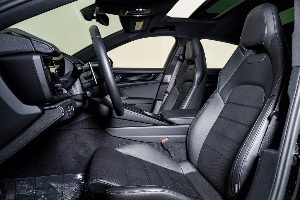 Used 2025 Porsche Panamera 4 image 18