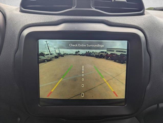 Used 2023 Jeep Renegade Latitude AWD/4WD image 10